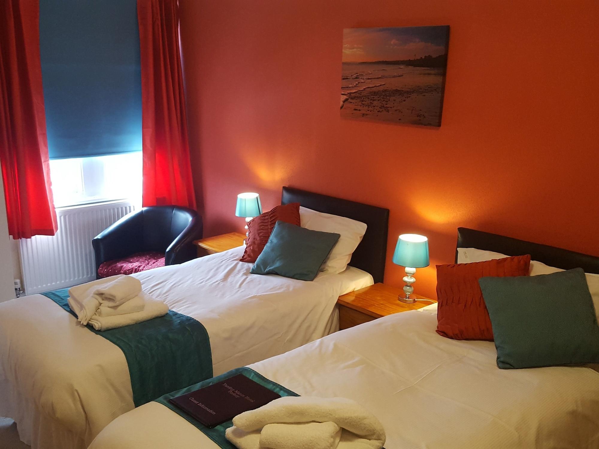 Yardley Manor Hotel Торки Екстериор снимка