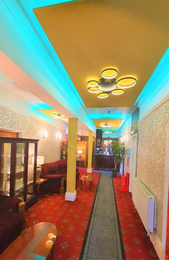 Yardley Manor Hotel Торки Екстериор снимка