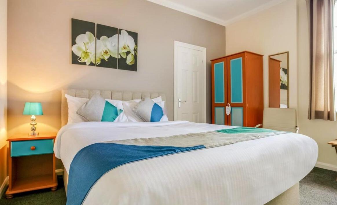 Yardley Manor Hotel Торки Екстериор снимка