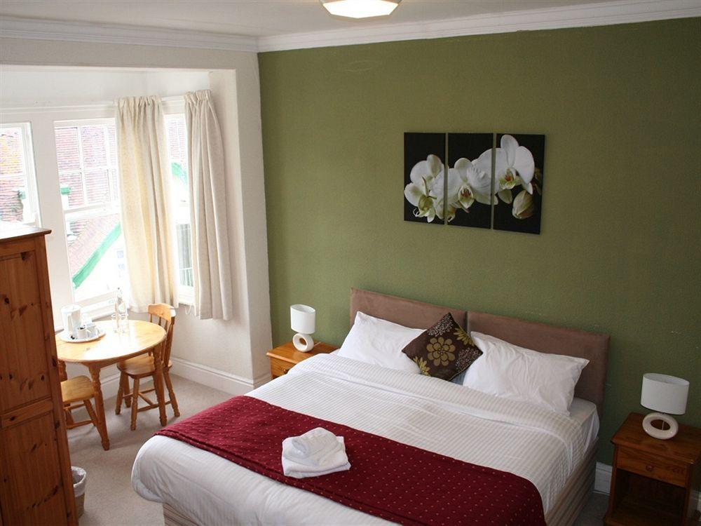 Yardley Manor Hotel Торки Екстериор снимка