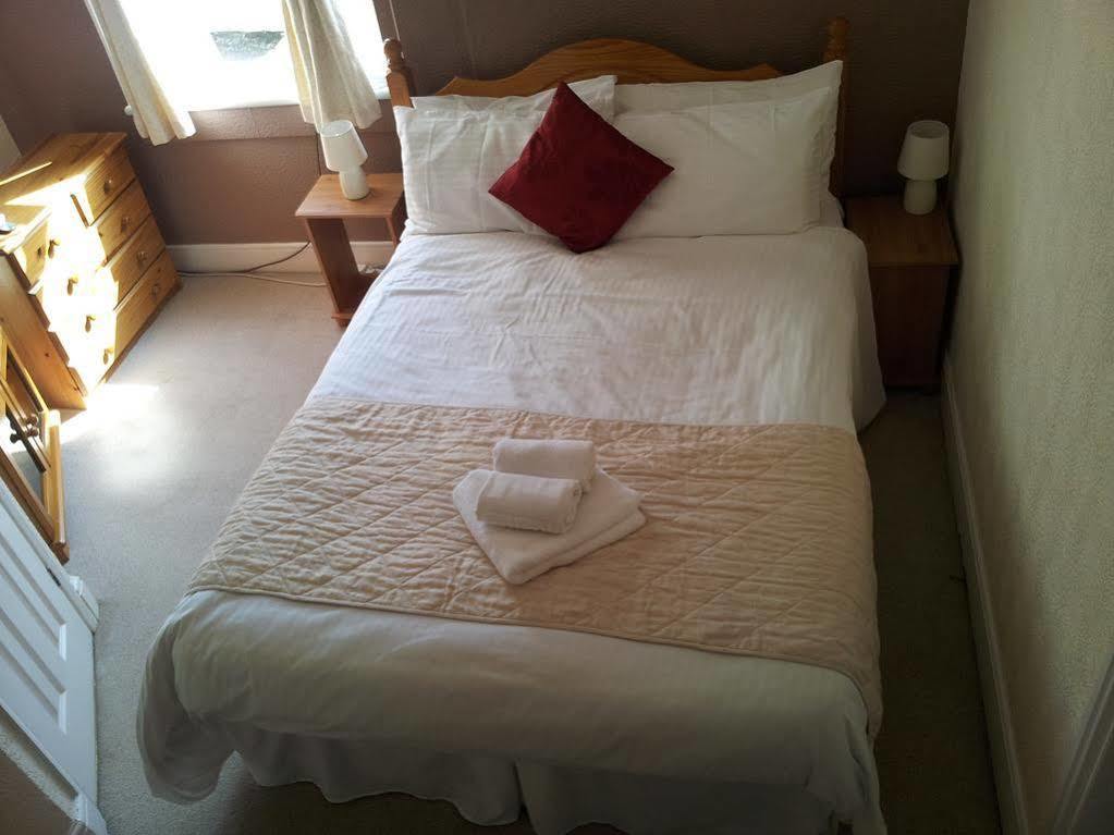 Yardley Manor Hotel Торки Екстериор снимка